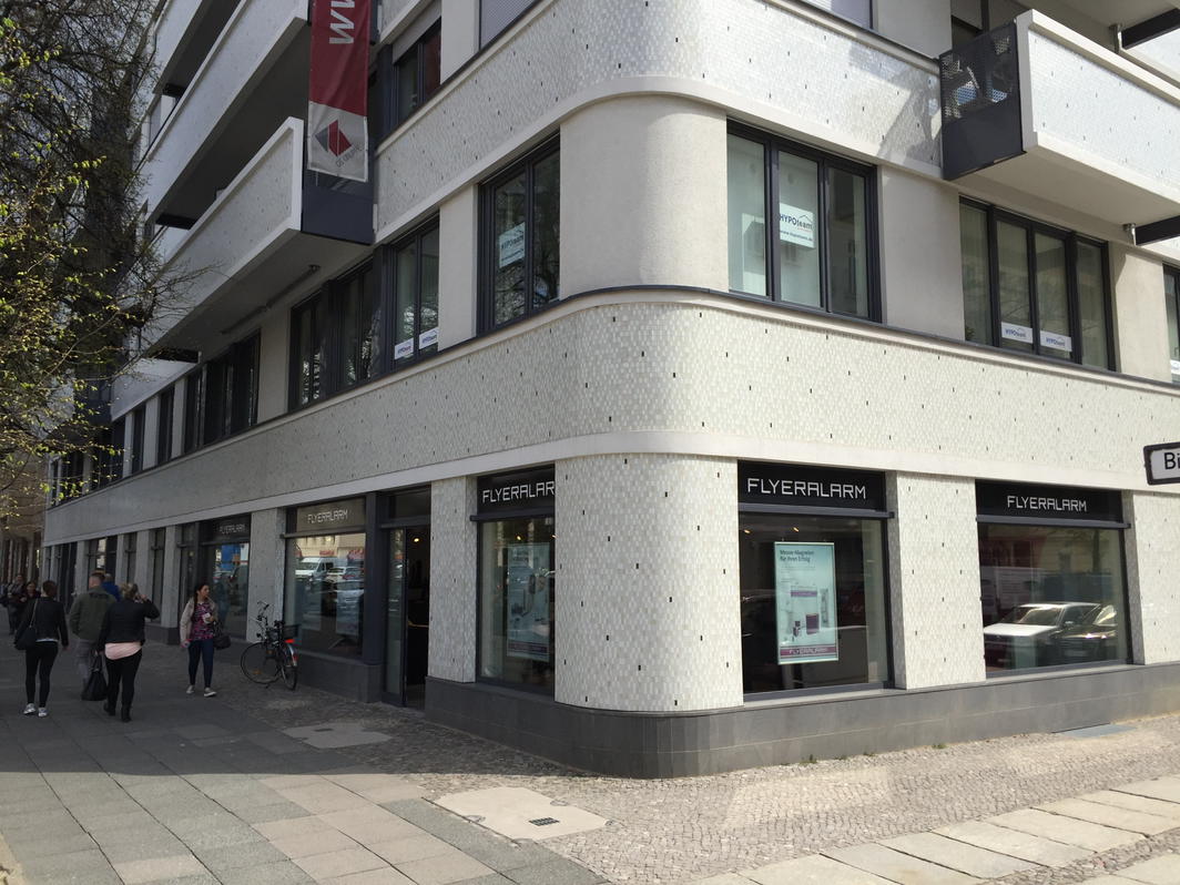 RealleaseGmbH's tweet photo. Wir begrü��en den neuen Mieter #FLYERALARM im #CarréRaimar Berlin. https://t.co/rx7CRxCLfs