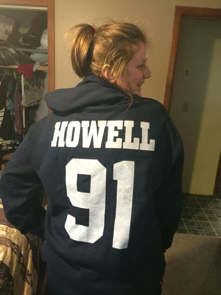 jaydenbgraphics's tweet image. my @danisnotonfire hoodie came in and I did a little Photo shoot💁🏽😂💜