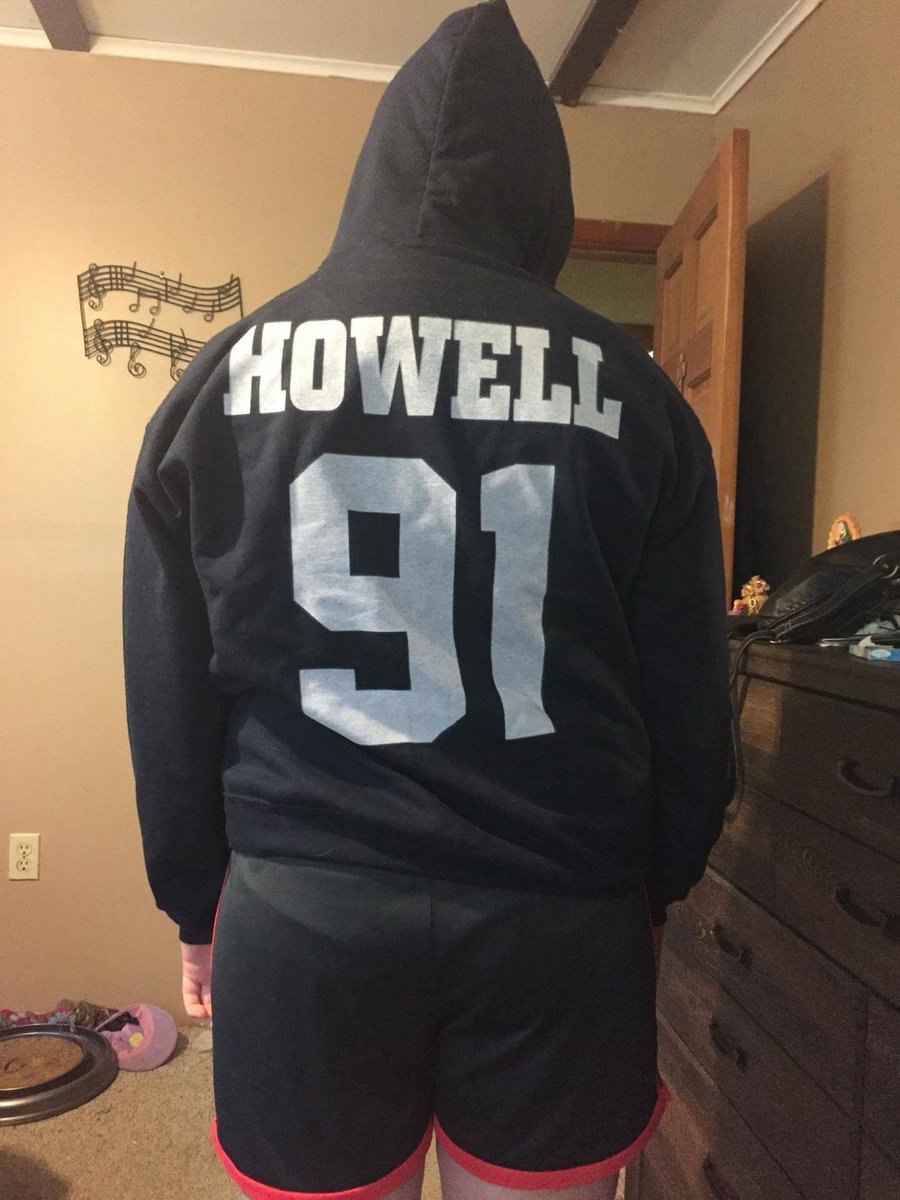 jaydenbgraphics's tweet image. my @danisnotonfire hoodie came in and I did a little Photo shoot💁🏽😂💜