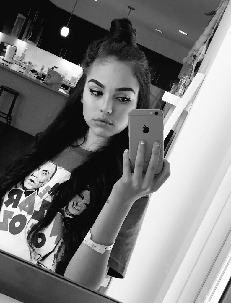 GetEmRuthless's tweet photo. Hey! 🙈@MaggieLindemann You 're a great person 💕!, admire you😍 !!! , I admire Everything You Do !!🙈ily!💋
Te Amo!🙈💕 https://t.co/06ur6glRCu