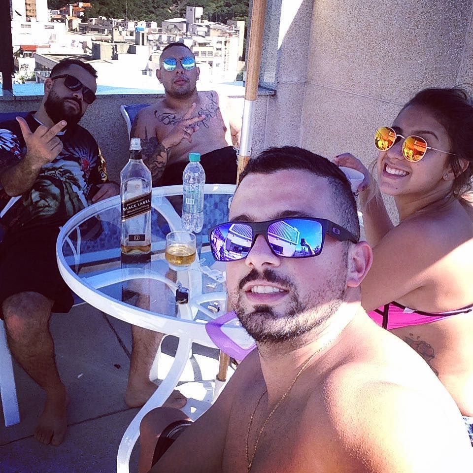 instacopacabana's tweet photo. Chefe é chefe né pai kkkkkkkk .. 🍸🍻🌴🌊👻#copacabanabeach #errejota #iloveriodejaneiro by lal… https://t.co/1rl1PUzk0s https://t.co/jawwlnu7Qm