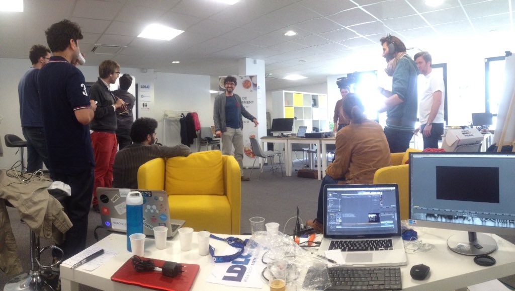 ObjetsC's tweet photo. Et voilà c'est la fin d'un joli week-end #bidouille à @LaTourDuWeb. Merci à tous nos partenaires. https://t.co/HejtHlkIYU