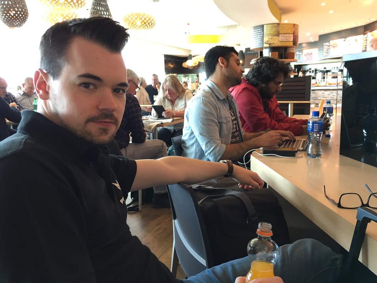 PcCentric's tweet photo. Sadly nerds on tour draws to a close. An excellent weekend! #acerliveblog2016 https://t.co/SYcNFkUbMG