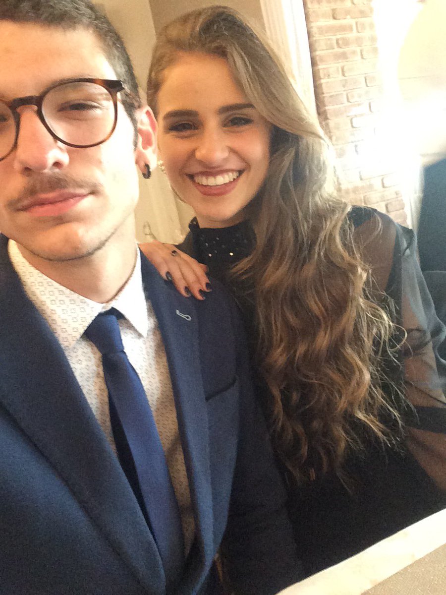 Rideresempre_'s tweet photo. Ecco la cugina più bella del mondo.💎 #amici2014/15 #amici2015/16 https://t.co/eryM5gq8F3