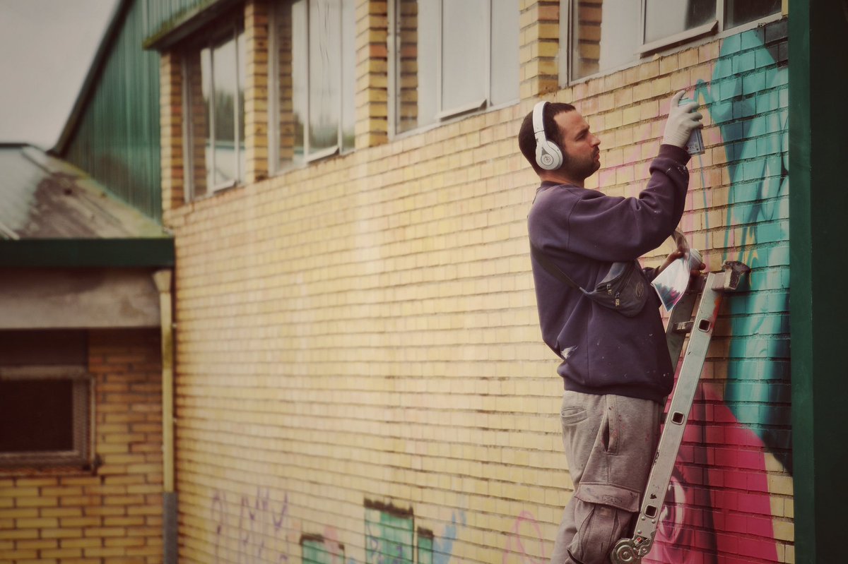 lucasterceiro's tweet photo. Ayer, #ocionautas y @AsociacionBig la han liado parda otra vez. #graffitiday cc/ @mondevane https://t.co/aYA5bGDPWC