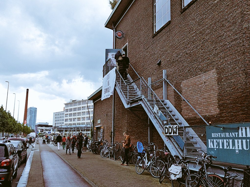 Voor degenen die op zoek zijn; DIT is de ingang voor DIT IS TEDX! Tot zo! <a href="/DITfest/">DIT Festival</a> #eindhoven