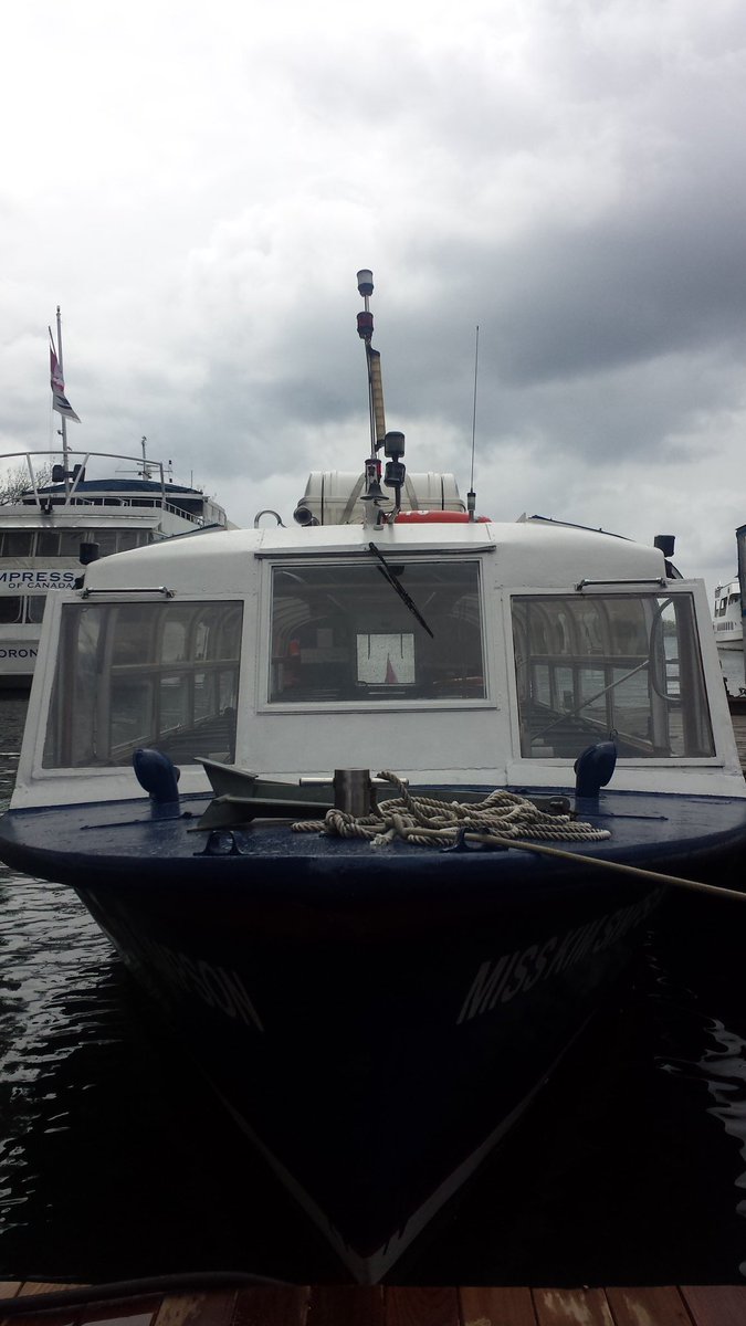 The Miss Kim Simpson will only sail twice today on this cold rainy Sunday. 11am &amp; 12pm #sprinter #wheresthesun