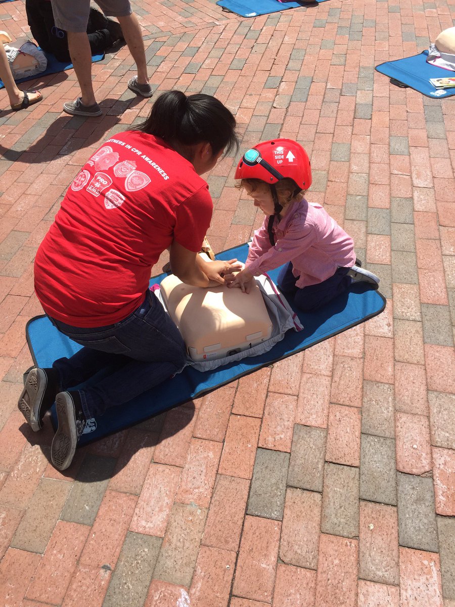 CenterforMEDICS's tweet photo. Happy EMS Week. https://t.co/2xJLi1P6f9 #CPR #Cambridge #toocute #emsweek16 https://t.co/fPylhmK2k3