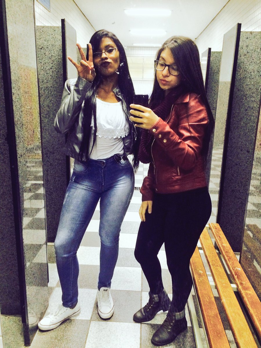 salvecriis's tweet photo. Colega de classe 😘 https://t.co/NyPpbAZgVe