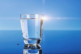 AilsaForshaw's tweet photo. Maybe I should switch up my #10Sips of #Water for 10 Sips of #Gin? haha! No, me joke! ; ) https://t.co/i5aYp27LqQ https://t.co/WSIPLBtoO4