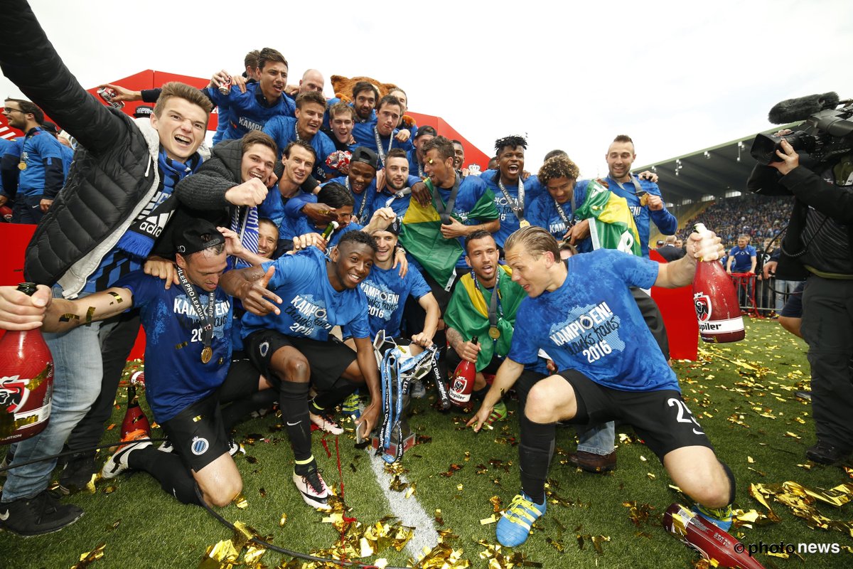ClubBrugge's tweet photo. Alleen maar blije gezichten op Jan Breydel! #ClubKampioen https://t.co/2k1jPdkYGd