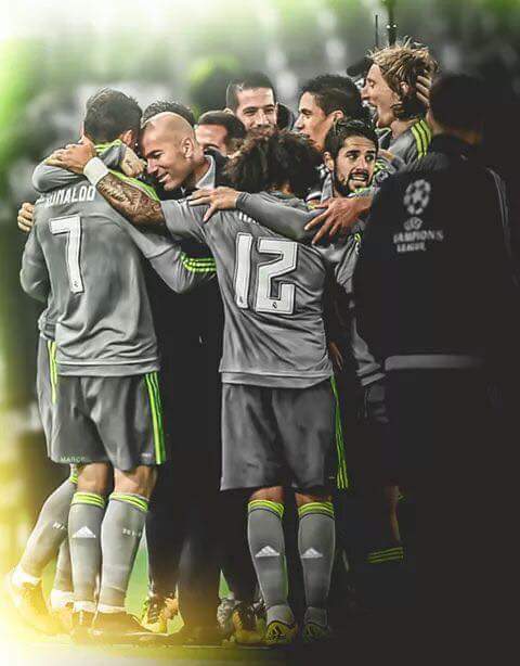 Mahmoud0868431's tweet photo. ملوك👑👑👑💙💜💙⚽الكرة https://t.co/At2BkAfMMd
