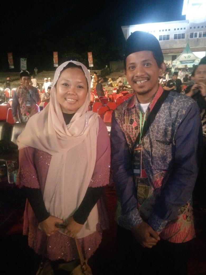 Bersama ning@AlissaWahid sukseskan gerakan@ayomondok menjadikan pesantren, pusat peradaban dunia!@rozaki75 <a href="/Kangnemi/">ꦏꦁꦗꦶꦩꦶ</a>