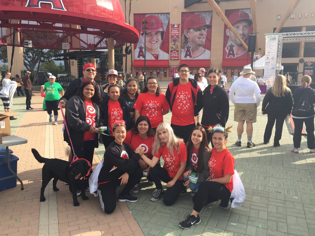 D202 at the #WalkToCureArthritis!@kidble <a href="/abigailpidazo/">A</a> <a href="/Cserad/">Mabel C. Serad</a> @ncerelejia #target #volunteer