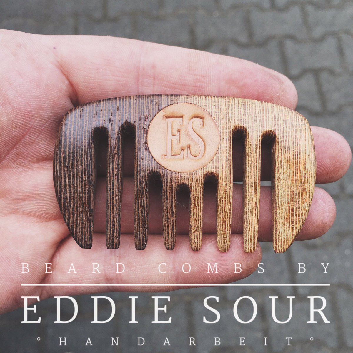 EDDIESOUR307's tweet photo. OMG...
New Beard Comb

#byeddiesour #comingsoon #gentleman #beardcomb #bartkamm #bart #kamm #fashion #urban #style https://t.co/YbTpZ8ajuW