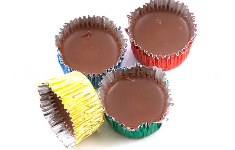 sweetherouk's tweet photo. New in today ⭐️ ice cups £1 for 20 #icecups #chocolate #retro #sweets #lush #eatme https://t.co/C1uPE8R8du