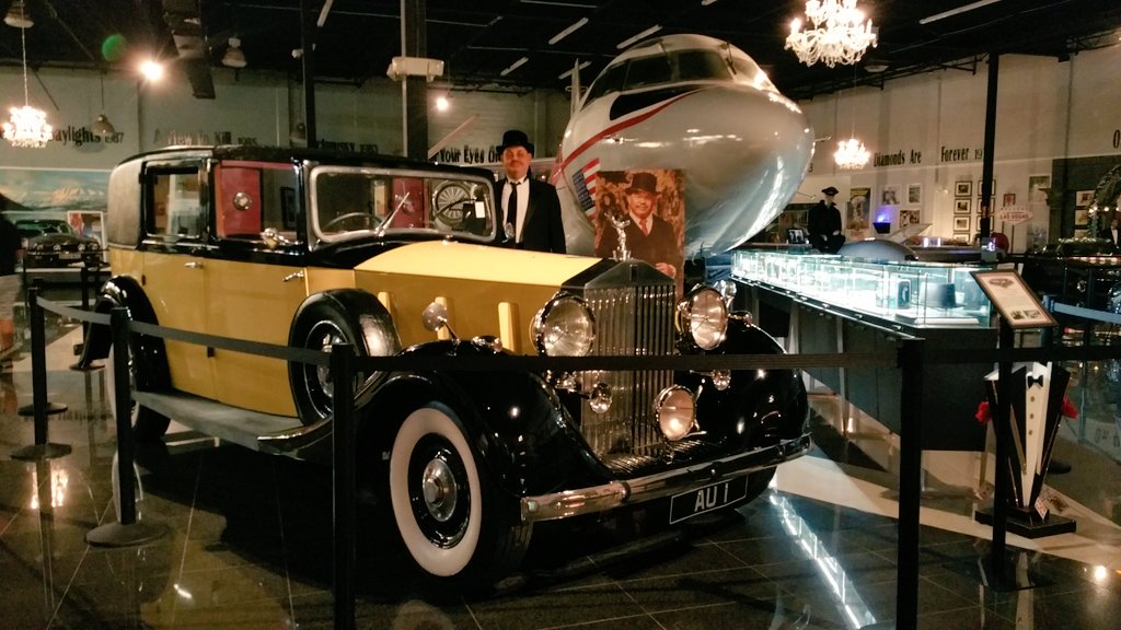 itisalovelylife's tweet photo. Great collection of classic & Hollywood autos! Thank you for a fun morning @MiamiAutoMuseum #travel #miamiautomuseum https://t.co/Ey0gApomUU