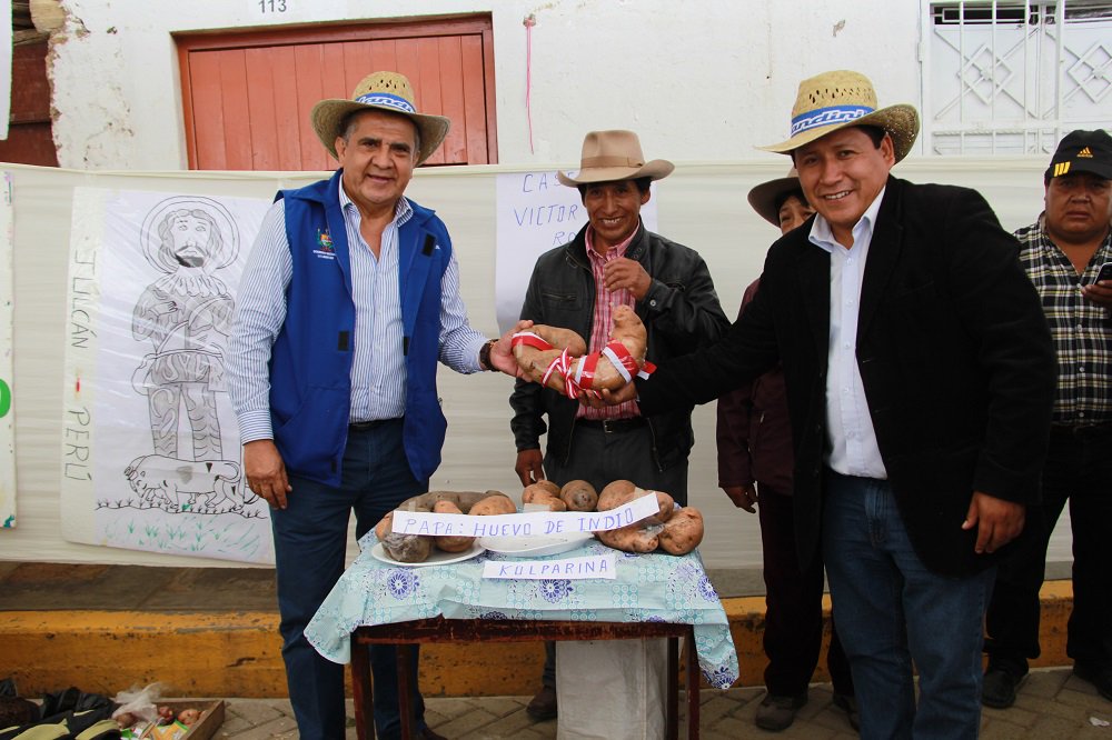 ManuelLLempenC's tweet photo. En Julcán se tendrá un centro recolector con cámara de frio y envasado al vacío y procesar papa y llegue a pollerías https://t.co/VtBvWcqqw5