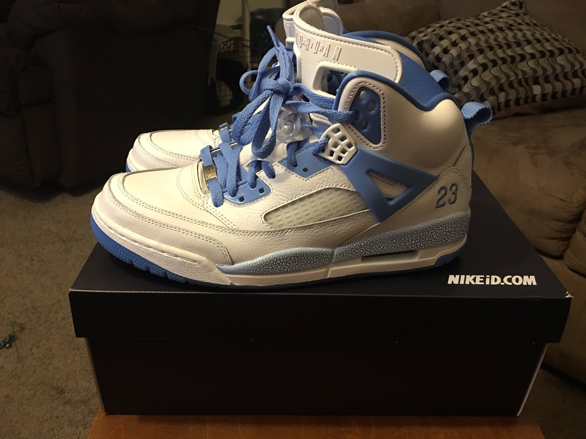 offgridsale's tweet photo. Selling NikeID Jordan's for cheap. Worn 1 time SIZE 10. Originally 200 and will sell for way below. DM for pricing. https://t.co/kGmsQ3LmuX
