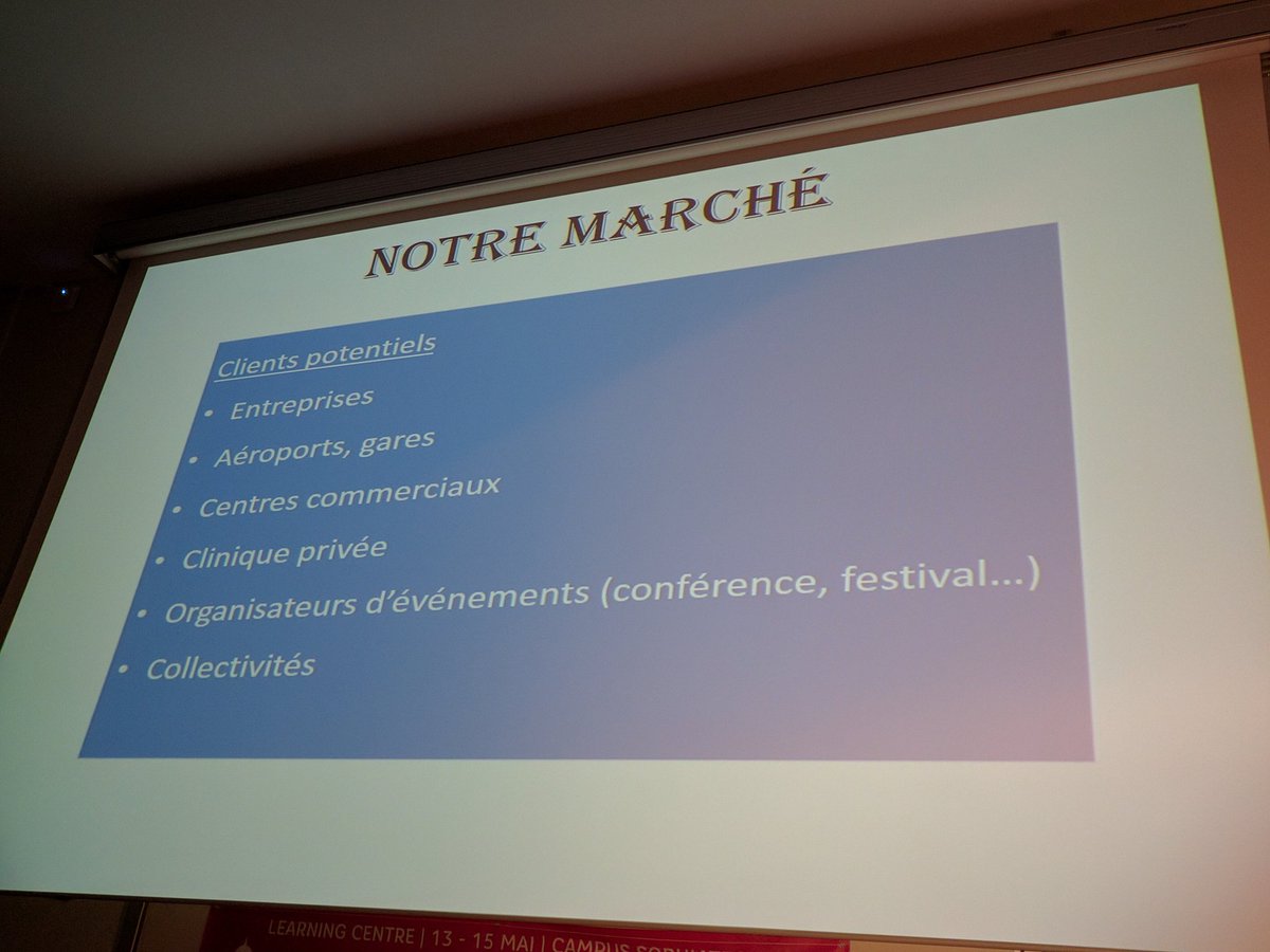 damsweb's tweet photo. Oui oui, cette police est encore utilisée en 2016. :-) #so1990 https://t.co/NY7Hye1XVJ