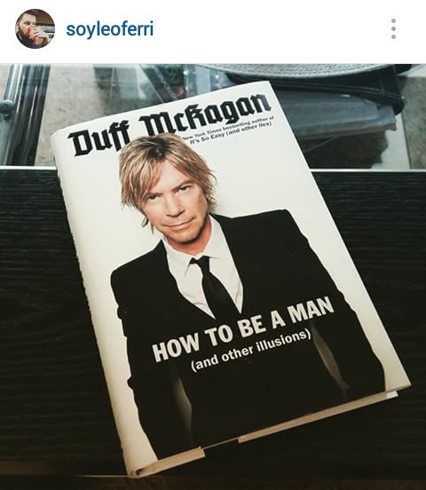 Cabana6Sentido's tweet photo. Fans and their @DuffMcKagan books #HTBAM #ItsSoEasy 📷 @Lisa_Pizza77 https://t.co/qITAtzt4T6