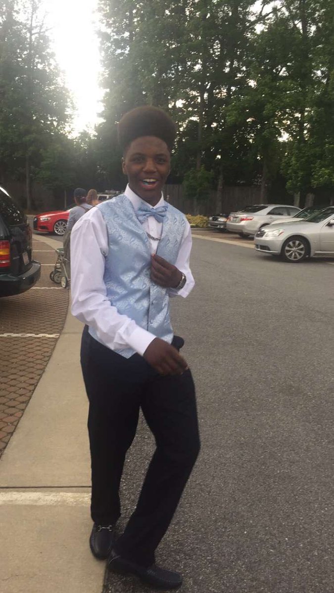 RawrDawneRawr_'s tweet image. Because my little brother is growing up on me 😩 #YessISaidLittleBrother #HesOnly14 #8thGradeProm 😂💕