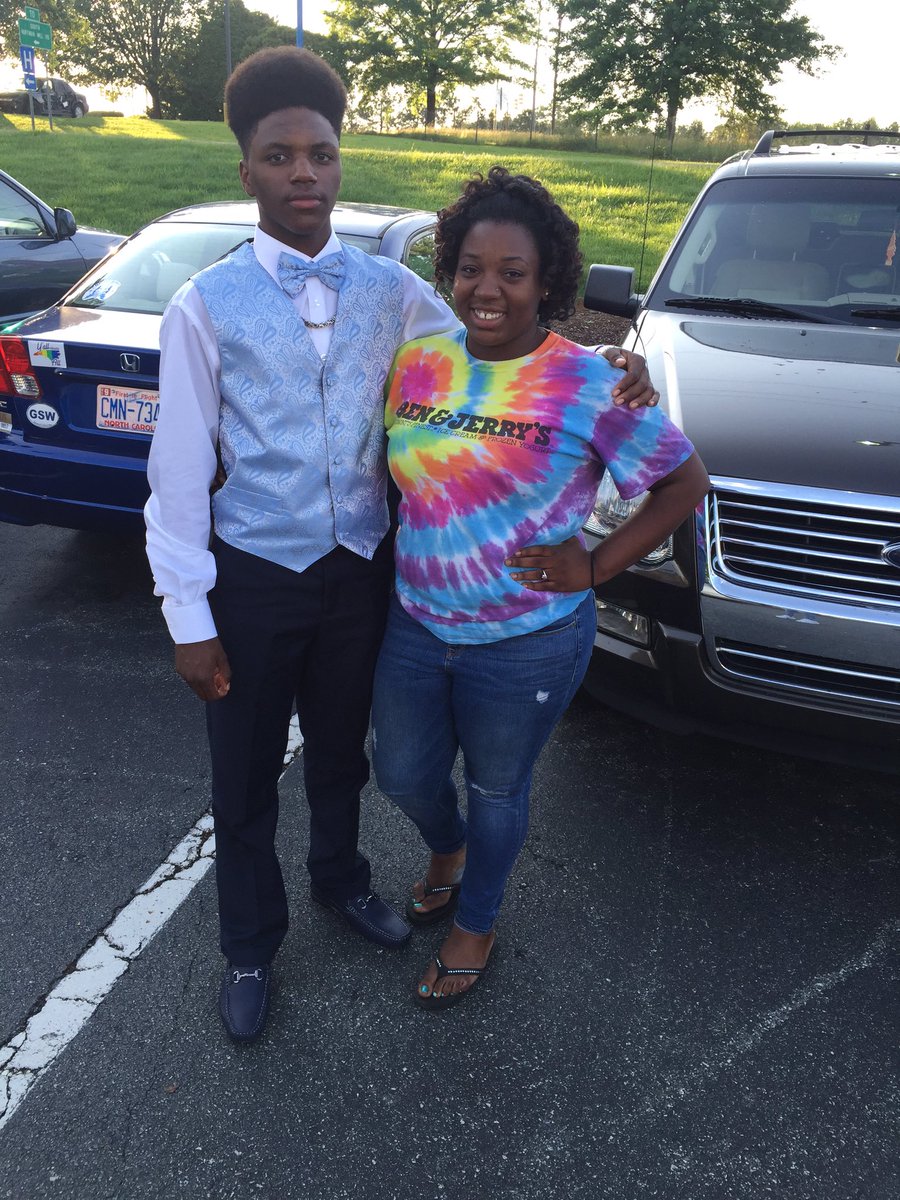 RawrDawneRawr_'s tweet image. Because my little brother is growing up on me 😩 #YessISaidLittleBrother #HesOnly14 #8thGradeProm 😂💕