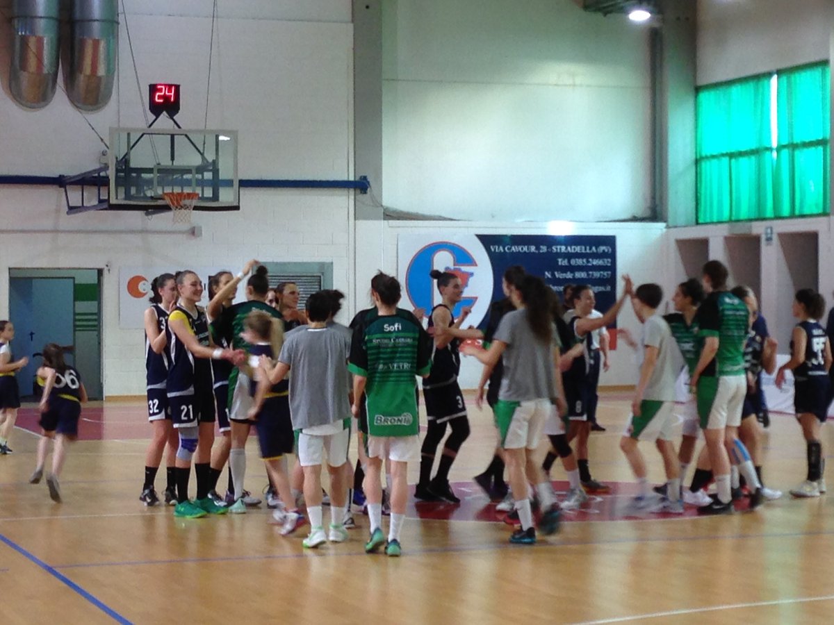 MAGIKAcspt's tweet photo. Pronte per iniziare gara1 di finale! #Magika #CastelSanPietroTerme vs @PFBroni93! #lbflive https://t.co/h2LVtTQxGA