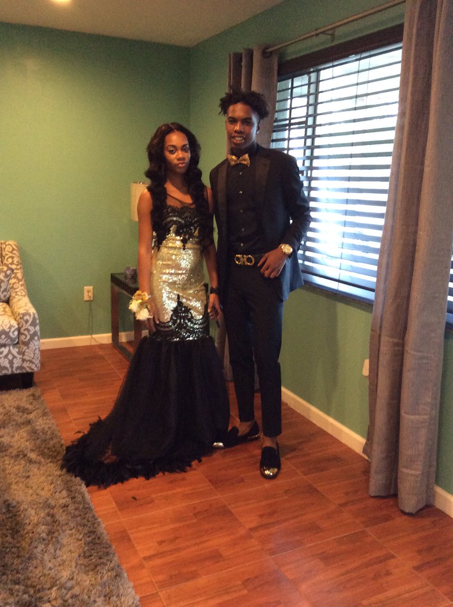itsEngraved's tweet photo. Truly a night of stars #take16 miramarprom2k16 https://t.co/9zJpztYSGy