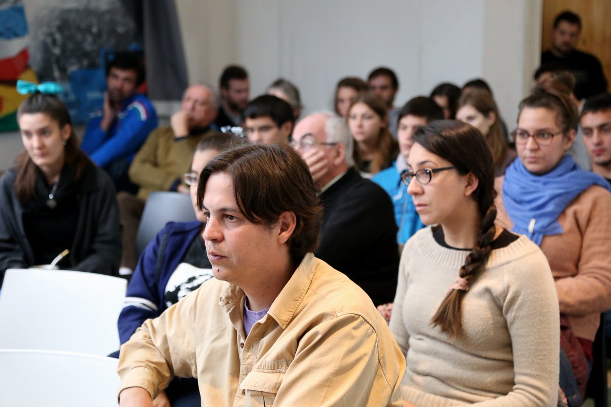 DescaER's tweet photo. Ayer en #Paraná el compañero Aritz Recalde en el panel "La universidad pública nos convoca" #PeronismoYUniversidad https://t.co/bxBmWDGa6P