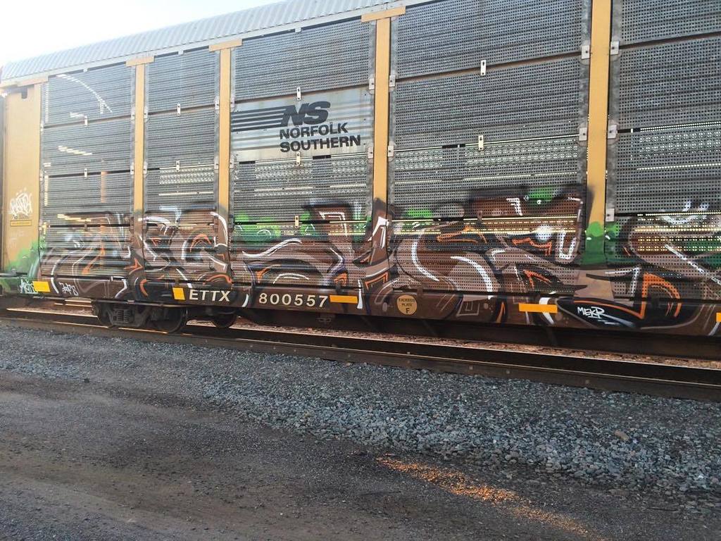 BrujaMaracc's tweet photo. #autorack #benching #freightgraff #freighttrain #graffiti #graff #phxgraff #phxgraffiti #phoenixgraffiti #phoenixgr… https://t.co/bSumk2kgRJ