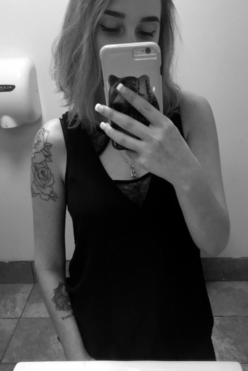 nina__monster's tweet photo. New tattoo! Getting it shaded in a few weeks! https://t.co/YFN7DeV0Ku