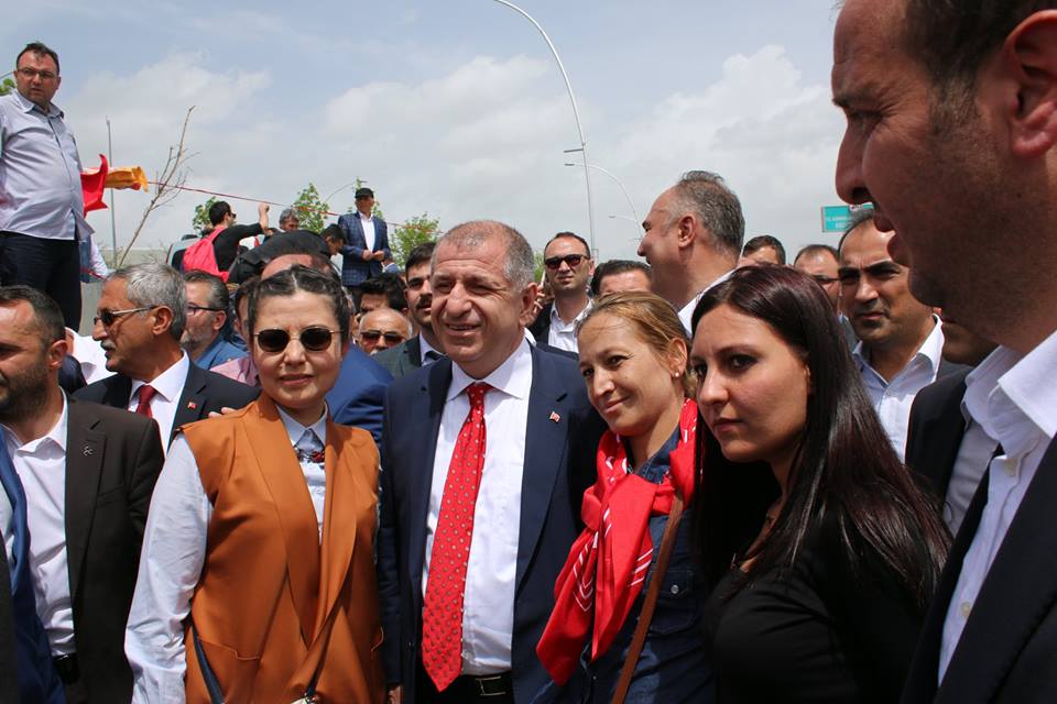umitozdag's tweet photo. İktidar şimdiden Toma'ların ardına sığınmaya başladı. Kurultay sonrası nereye sığınacaklar merak ediyorum. https://t.co/PgPvTyXgT3