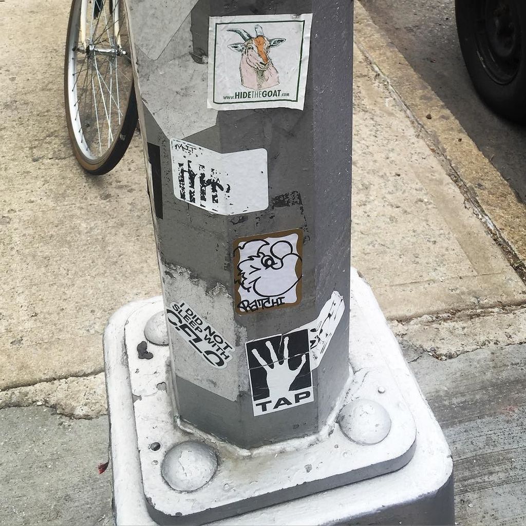 StArtEverywhere's tweet photo. Ratchi in Brooklyn w/ an old #mtk  #ratchi #ratchinyc #sticker #stickers #stickerart #stickertags #slaps #streetart… https://t.co/VMdNka7j8x