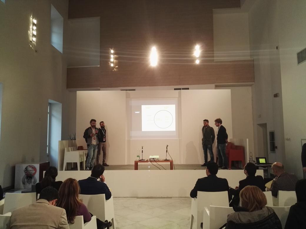 Pitch di #SpeedyWork, app per offerta e domanda di lavoro non professionale. #SWBenevento #NoTalkAllAction