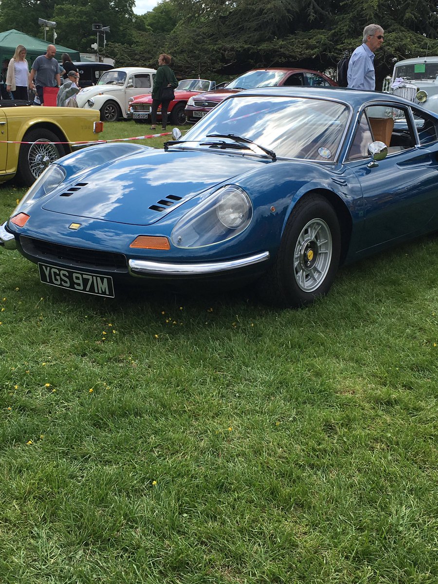 DeanParamount's tweet photo. Now this was maybe more of @AutoPap style today #KillertonEstate classic car show #Devon https://t.co/NJxPKkZNsZ