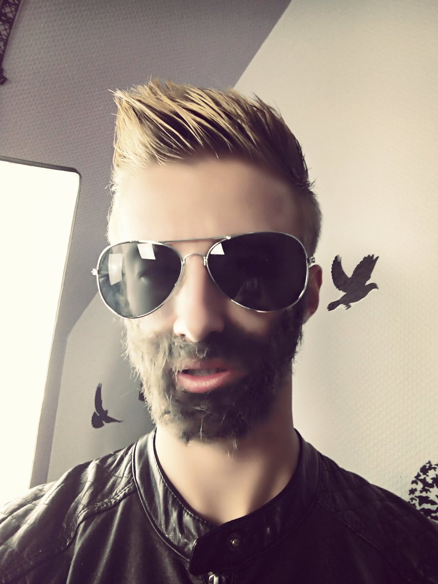 FlodcastVideos's tweet photo. Qui a dis que je n'ai aucun poil ? #Flodcast https://t.co/SBSqFODIm1