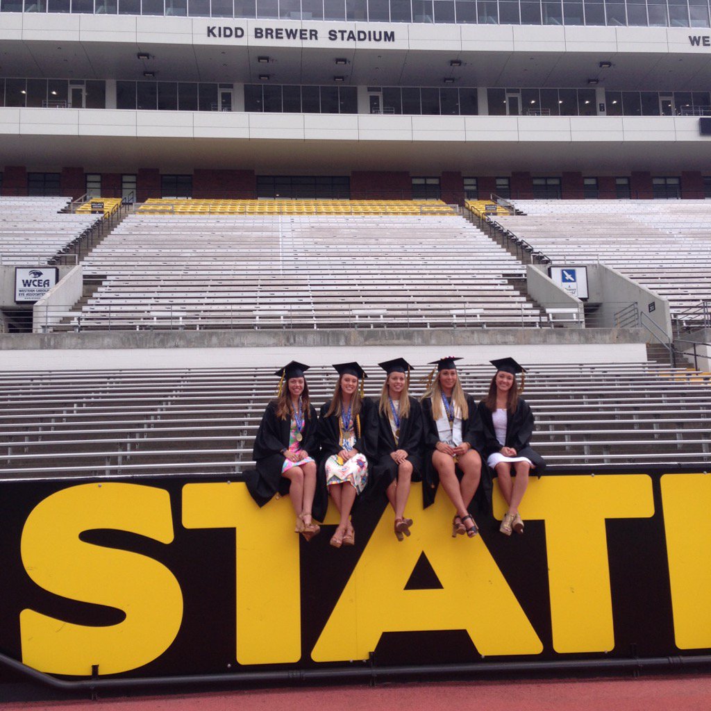 AppFieldHockey's tweet photo. Our newest alumna! Congratulations to all the  grAPPtuates this weekend on all your hard work! #appforever https://t.co/vmXAxzyNRU