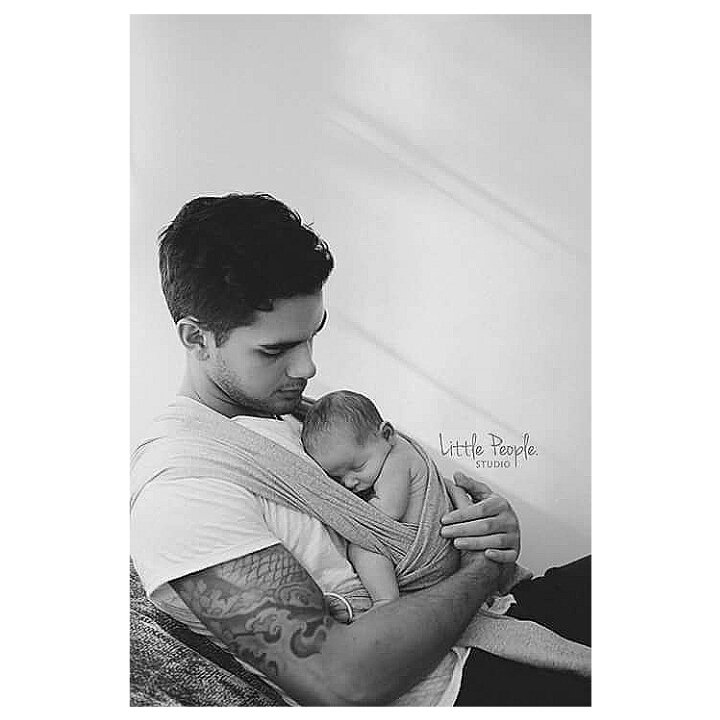 PabloLovers_FCO's tweet photo. Chicas aqui les dejo fotitos de nuestro Gaucho @PabloMMorcillo Junto al mini Gauchito Giuliano 👶👨❤Amor padre e hijo! https://t.co/bniRW2FLjm