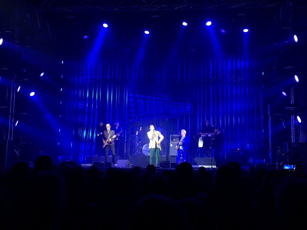 Dalvoorde's tweet photo. Nergens goed voor? Wat dacht je van een tent in Raalte plat spelen? #RenB16 https://t.co/S1WChQFKLj