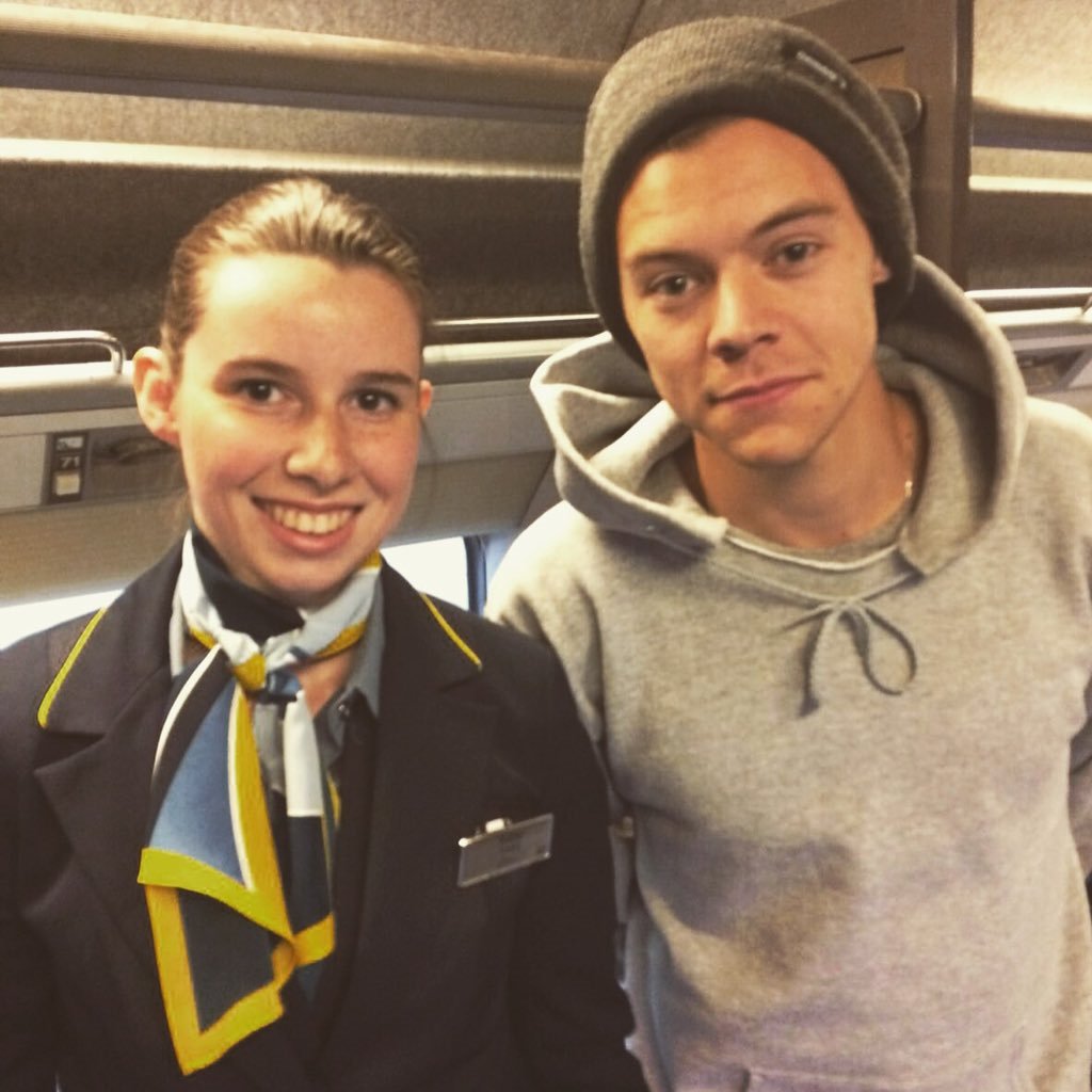 WhyLarryIsReal tweet picture