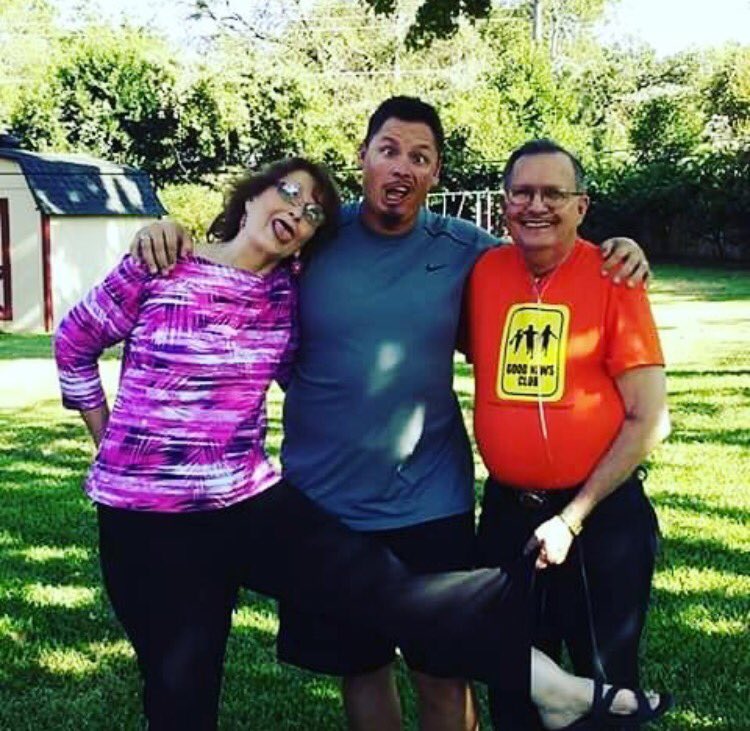 GraceElianna's tweet photo. Heaven has gained an amazing angel today. I love you so so much pawpaw❤️ https://t.co/sYKb2nUIeJ