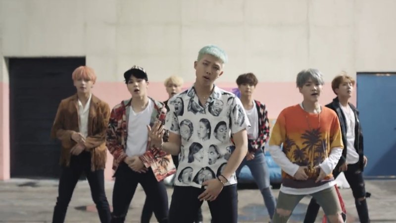 soompi's tweet photo. Cosmopolitan Says #BTS' Choreography Is On "Fire" https://t.co/uomxUvNALi https://t.co/NoFtkcNZAM