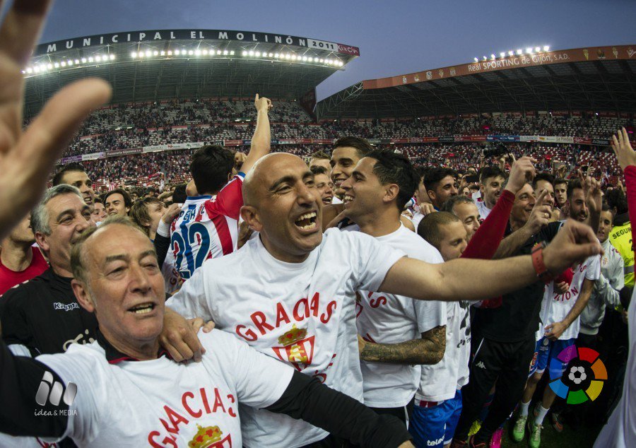 LaLigaEN's tweet photo. What a party in Gijon!
📷 Enjoy the best images of the celebration at El Molinon! 👉 https://t.co/4rSmov2LlT https://t.co/d8V7E1PJ8Y