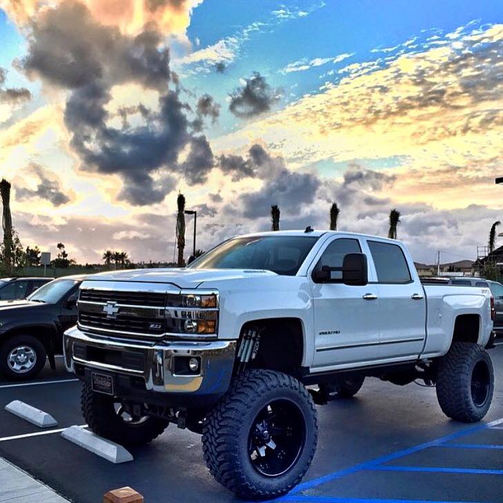 WDieselGallery's tweet photo. #chevy #duramax https://t.co/FEM3eYFOMJ