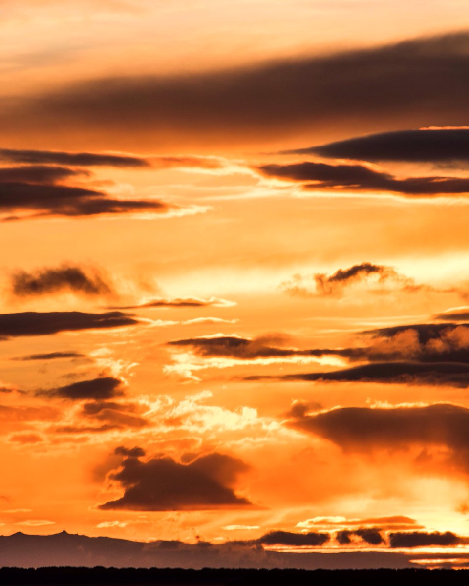 joe_shutter's tweet photo. Those Icelandic sunsets! Come to my photography workshop 28.08-01.08 #iceland #summer  #photography #sunset https://t.co/86qiph2hCI