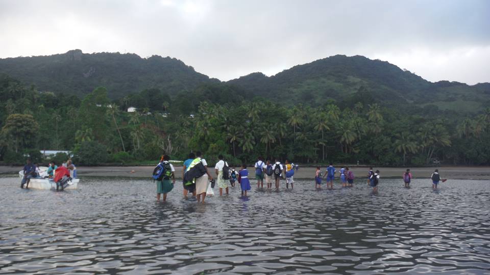 frontiersuva's tweet image. This is how remote islanders get to school in the morning. By boat! #Frontier #Beqa