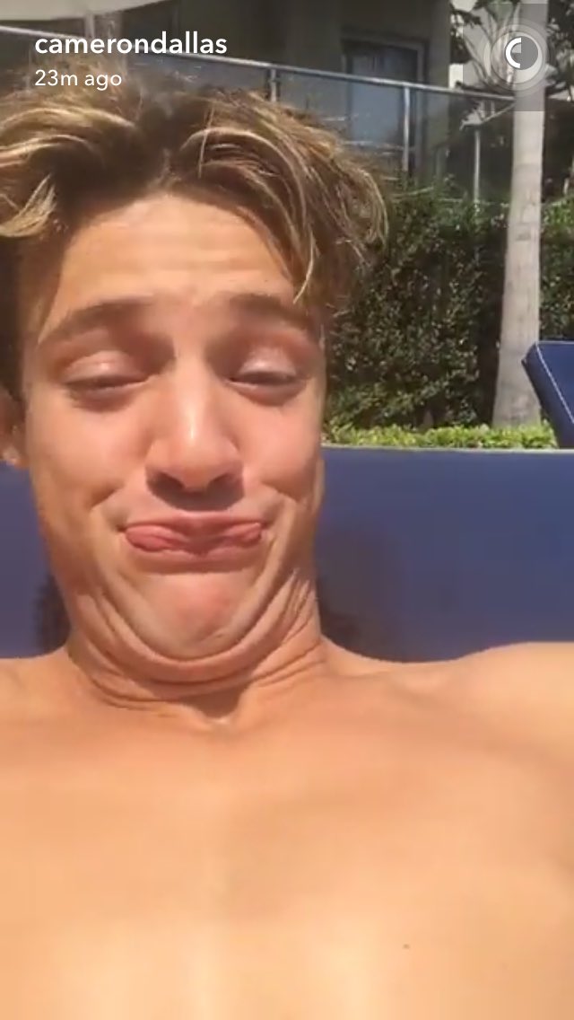 nuggetsforcam's tweet photo. Nice hair @camerondallas 😂😂😂 https://t.co/G478Iykbxb