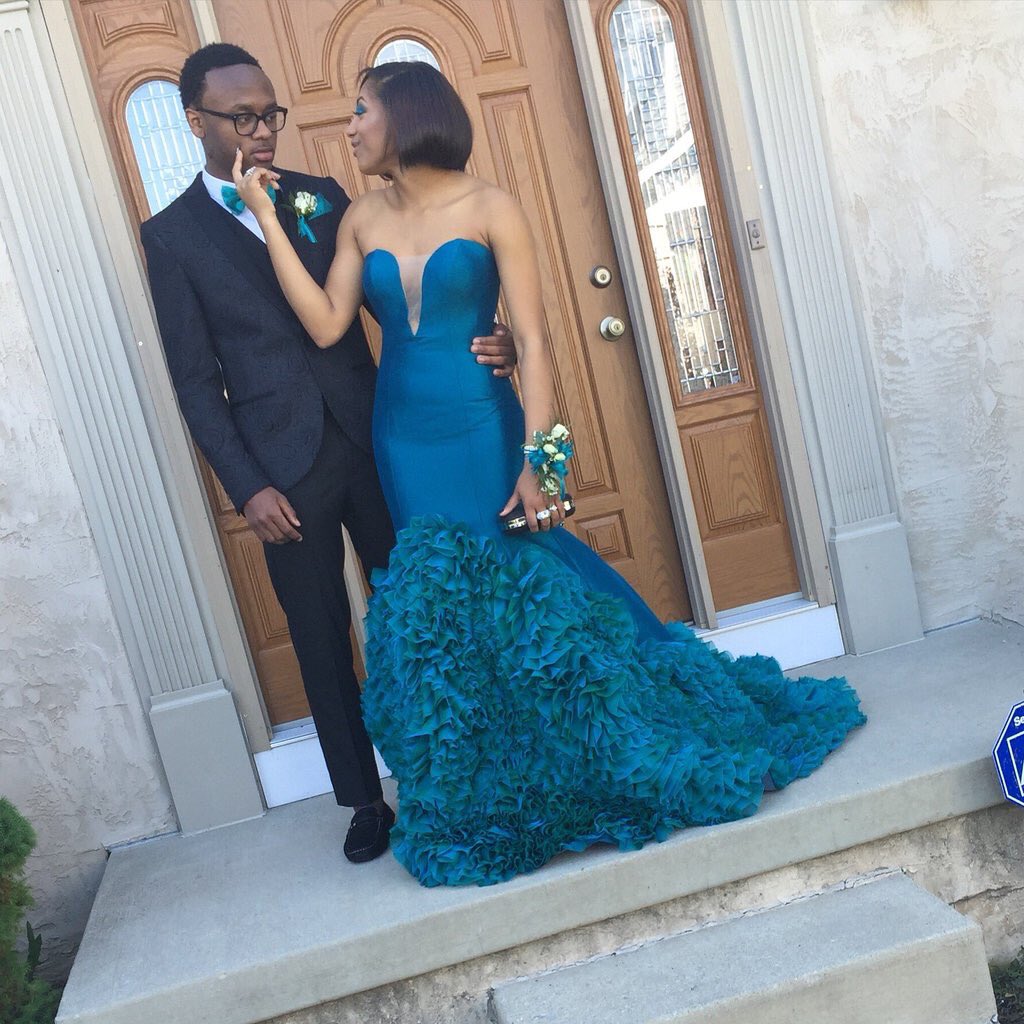 _TONE2xx's tweet photo. @ksjaaaa #murdascene #prom2k16 proud of my friends https://t.co/kCQNZAqrdl