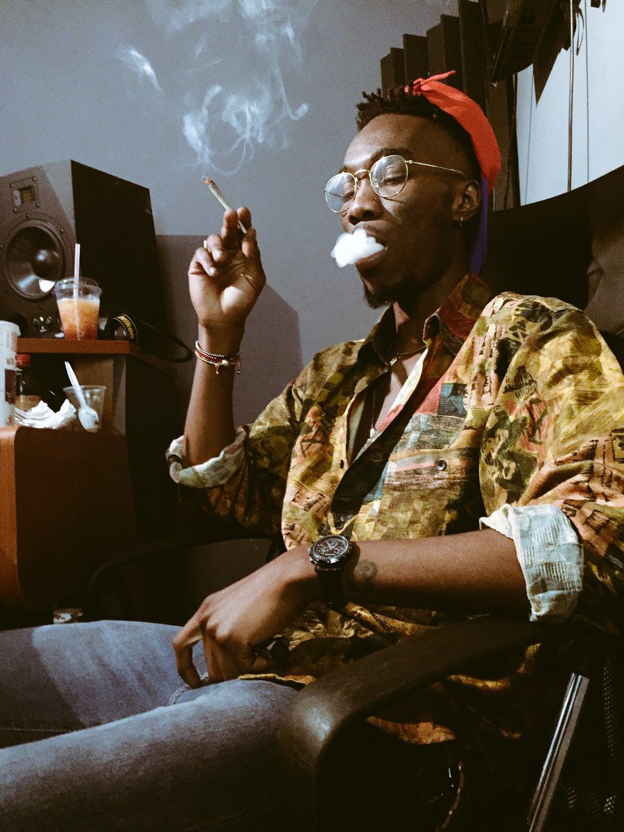 foreversammmy's tweet photo. @DamiBones wearing #foreverframez https://t.co/a06hXR013N